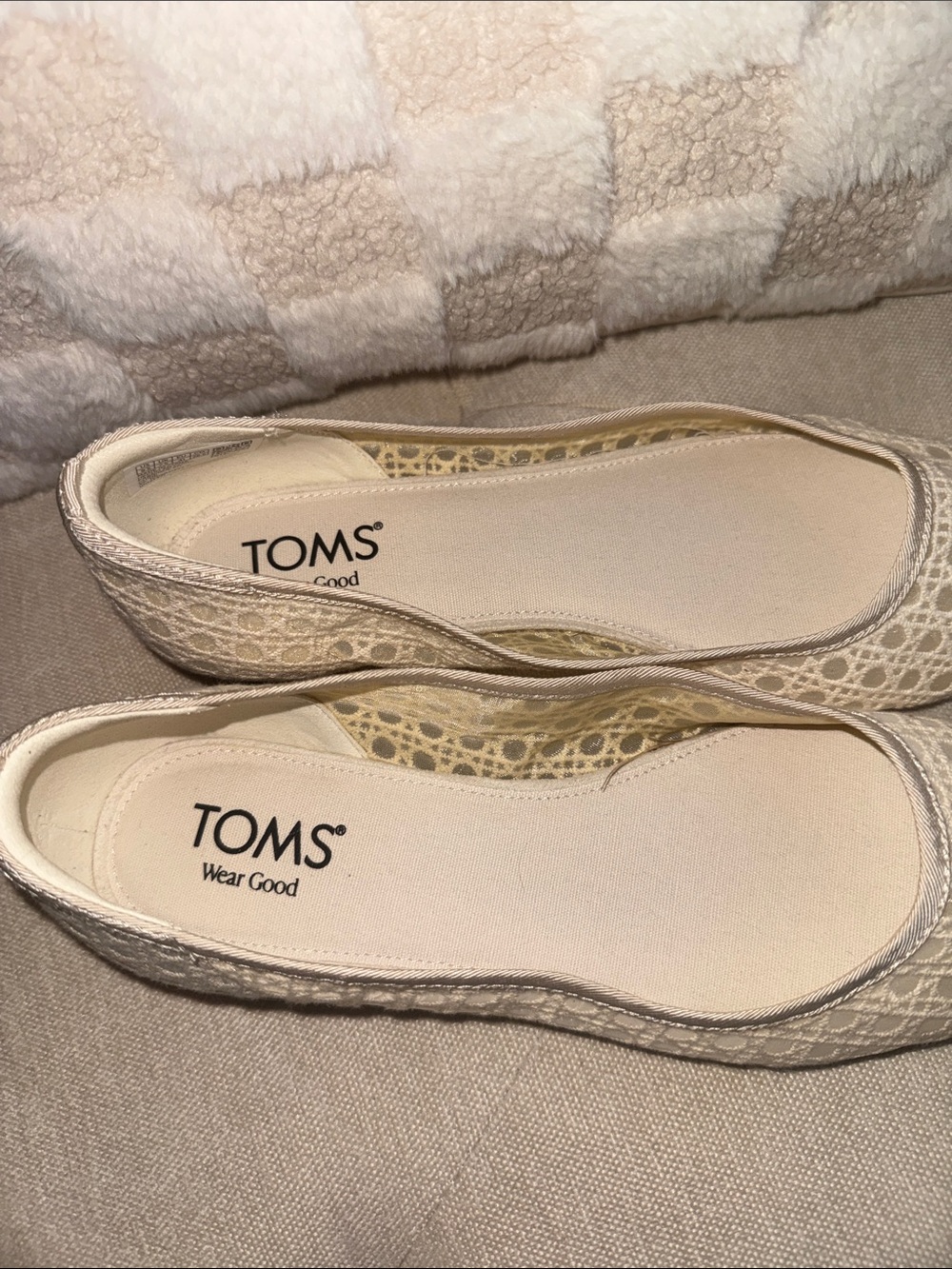 TOMS - Picture 10 of 10
